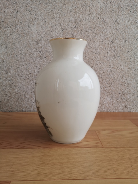 古玩陶瓷花鳥(niǎo)紋彩繪瓶拍賣,當(dāng)前價(jià)格260元