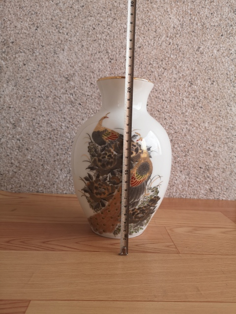 古玩陶瓷花鳥(niǎo)紋彩繪瓶拍賣,當(dāng)前價(jià)格260元