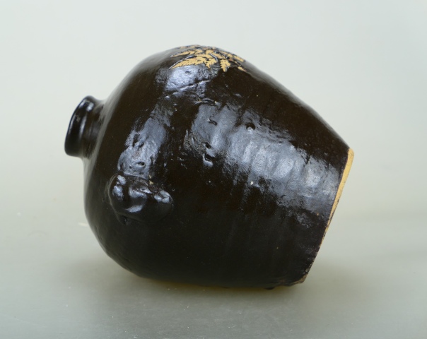 古玩陶瓷清代?黑釉貼花梅瓶拍賣,當前價格1300元