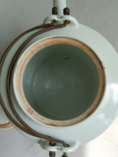 古玩陶瓷粉彩教子圖人物紋提梁壺拍賣,當前價格980元