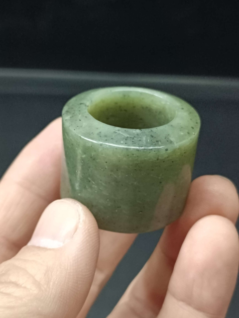 古玩玉器清代和田玉雕“素紋扳指”拍賣,當前價格1888元
