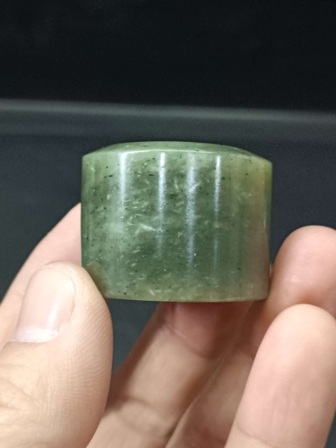 古玩玉器清代和田玉雕“素紋扳指”拍賣,當前價格1888元