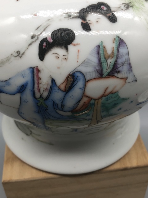 古玩陶瓷粉彩二喬圖蓋罐拍賣,當(dāng)前價(jià)格3000元