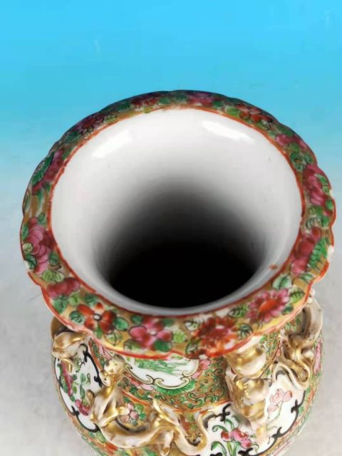 古玩陶瓷清咸豐廣彩人物故事紋獅耳花口瓶拍賣，當前價格3980元