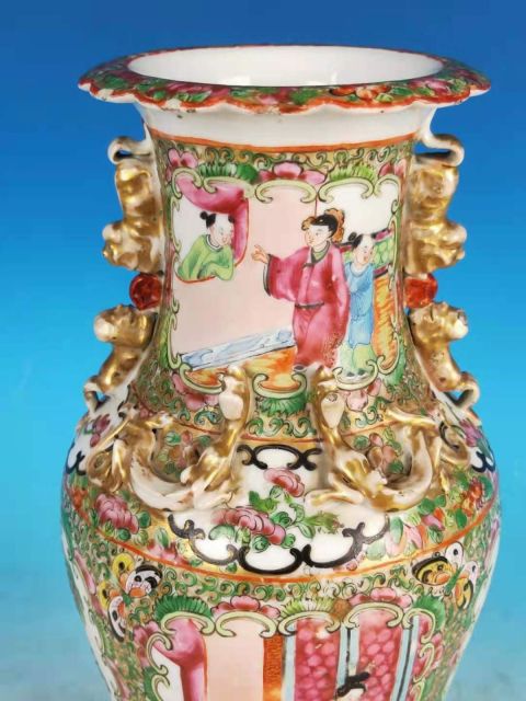 古玩陶瓷清咸豐廣彩人物故事紋獅耳花口瓶拍賣，當前價格3980元