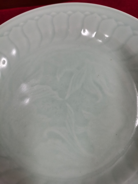 古玩陶瓷創(chuàng)匯期龍泉窯印花盤拍賣,當前價格380元