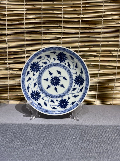古玩陶瓷青花纏枝蓮紋盤拍賣,當前價格3500元