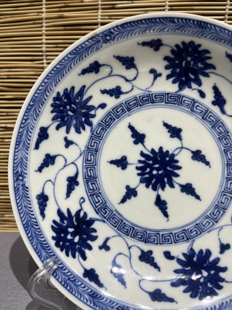 古玩陶瓷青花纏枝蓮紋盤拍賣,當前價格3500元