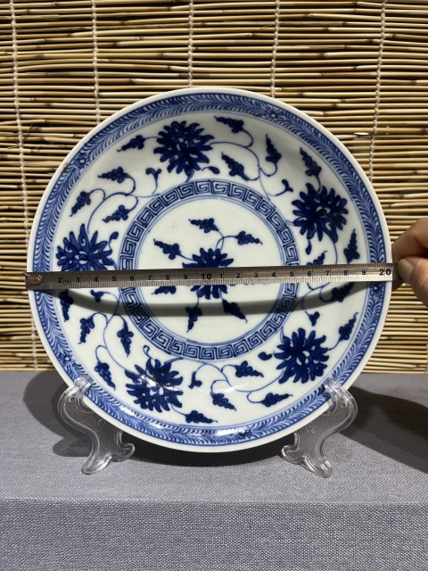 古玩陶瓷青花纏枝蓮紋盤拍賣,當前價格3500元