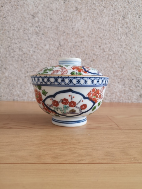 古玩陶瓷花卉紋蓋碗拍賣,當(dāng)前價(jià)格298元