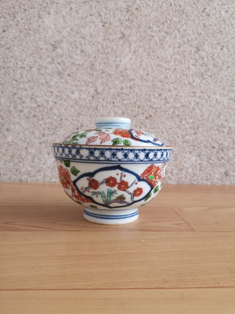 古玩陶瓷花卉紋蓋碗拍賣,當(dāng)前價(jià)格298元