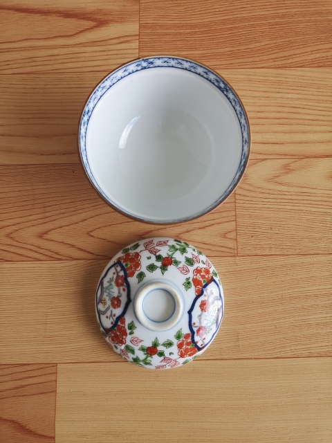 古玩陶瓷花卉紋蓋碗拍賣,當(dāng)前價(jià)格298元