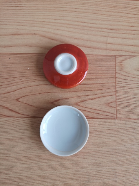古玩陶瓷**紅釉描金蓋盒拍賣,當(dāng)前價(jià)格220元