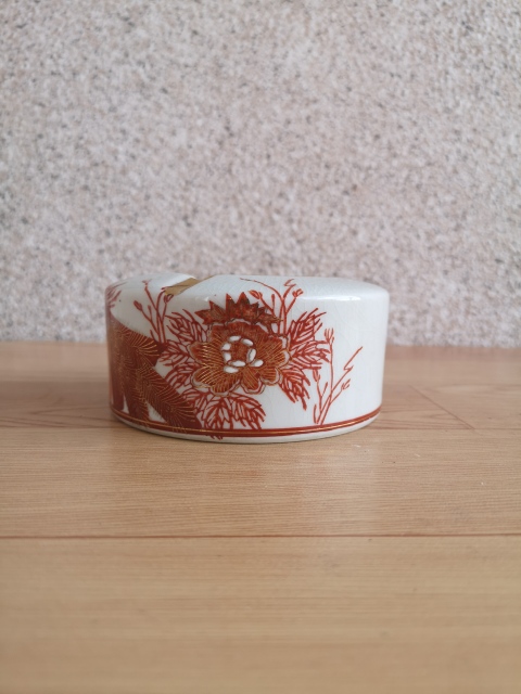 古玩陶瓷煙灰缸拍賣,當前價格398元