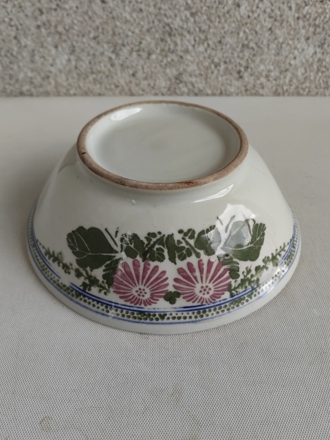 古玩陶瓷粉彩花卉紋碗拍賣，當(dāng)前價(jià)格220元