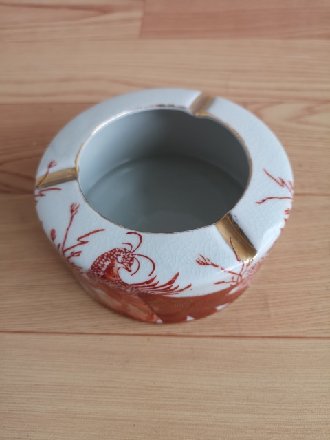 古玩陶瓷煙灰缸拍賣,當前價格398元