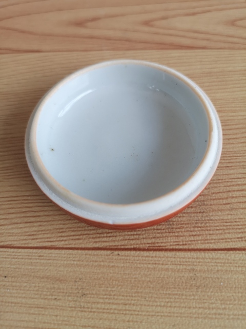 古玩陶瓷**紅釉描金蓋盒拍賣,當(dāng)前價(jià)格220元