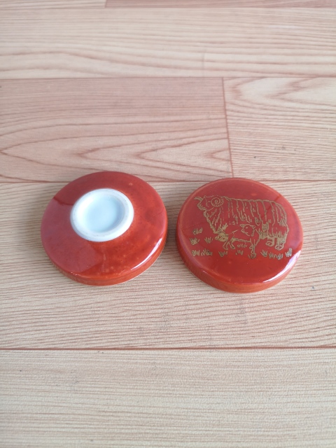 古玩陶瓷**紅釉描金蓋盒拍賣,當(dāng)前價(jià)格220元