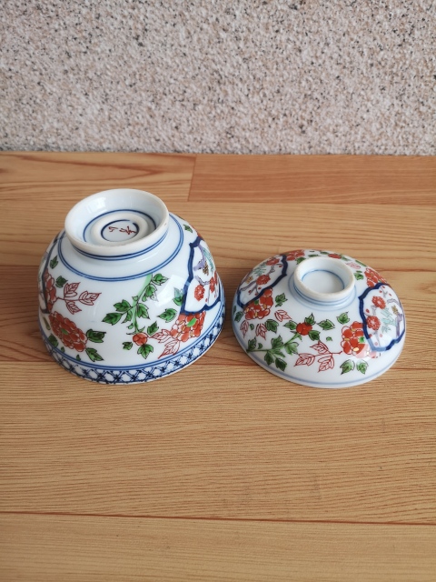 古玩陶瓷花卉紋蓋碗拍賣,當(dāng)前價(jià)格298元