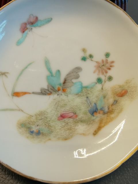 古玩陶瓷大清同治年製官窯本朝款粉彩蝶戀花紋筆添拍賣，當前價格750元