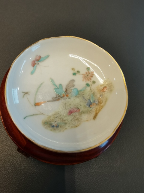 古玩陶瓷大清同治年製官窯本朝款粉彩蝶戀花紋筆添拍賣，當前價格750元