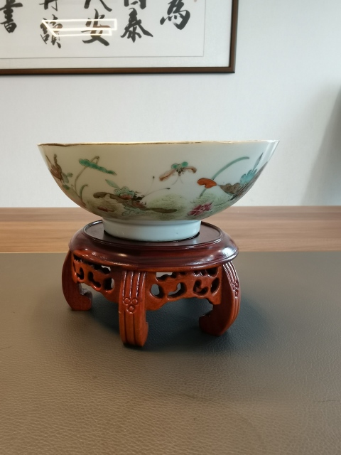 古玩陶瓷大清同治年製官窯本朝粉彩蝶戀花紋茶碗拍賣,當前價格2600元