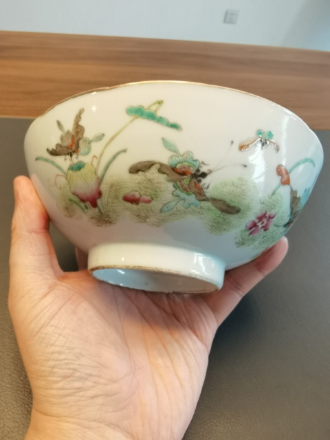 古玩陶瓷大清同治年製官窯本朝粉彩蝶戀花紋茶碗拍賣,當前價格2600元