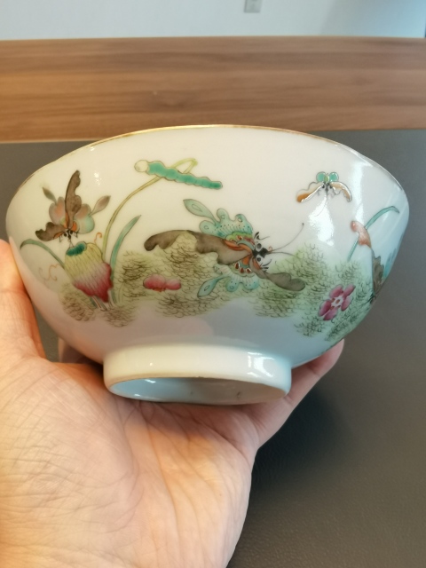 古玩陶瓷大清同治年製官窯本朝款粉彩蝶戀花紋茶碗拍賣,當前價格2750元
