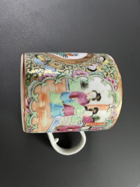 古玩陶瓷晚清厚胎廣彩執杯拍賣,當前價格700元