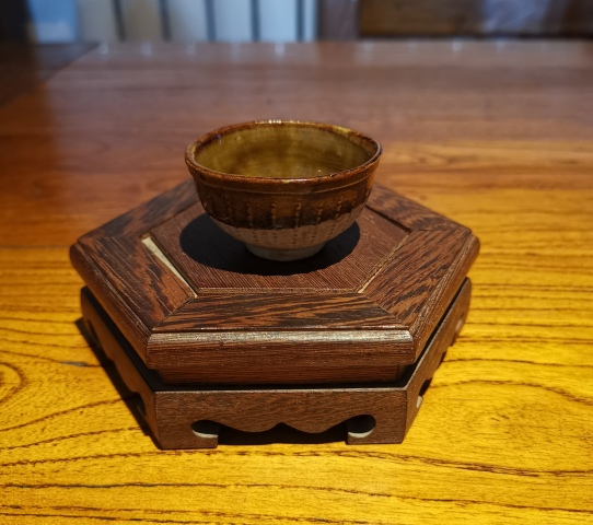 古玩陶瓷元末明初·褐釉瓔珞紋茶盞拍賣,當前價格3888元