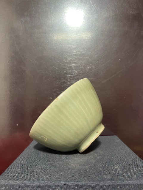古玩陶瓷龍泉青瓷刻線條紋茶碗拍賣，當前價格6500元