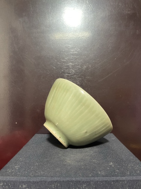 古玩陶瓷龍泉青瓷刻線條紋茶碗拍賣，當前價格6500元