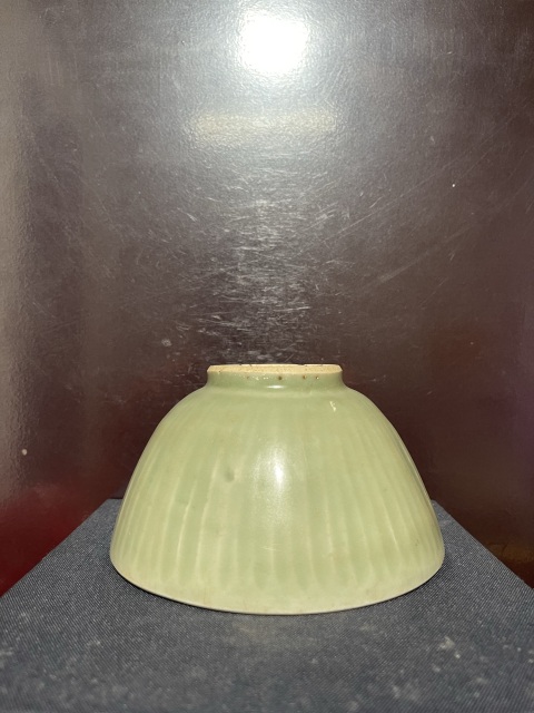 古玩陶瓷龍泉青瓷刻線條紋茶碗拍賣，當前價格6500元
