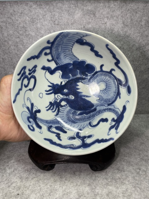 域鉴古玩】清代青花瓷盘价格是多少