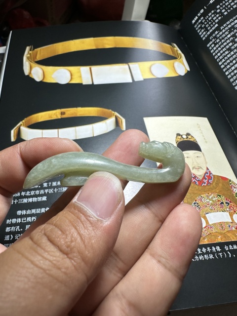 古玩玉器清代和田玉雕“龍首帶鉤”拍賣，當前價格2600元