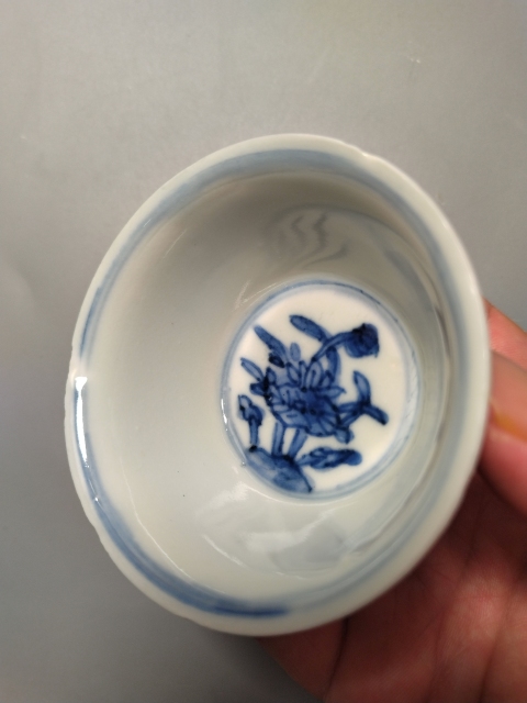 古玩陶瓷外紫金釉內青花花卉紋杯拍賣，當前價格800元