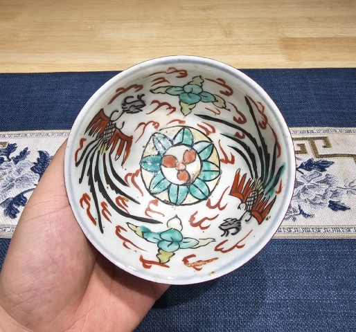 古玩陶瓷清中期紅綠彩鳳紋牡丹茶碗拍賣，當前價格390元
