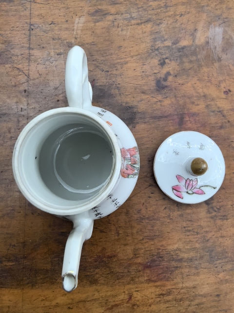 古玩陶瓷道光粉彩無雙譜人物茶壺拍賣，當前價格8888元