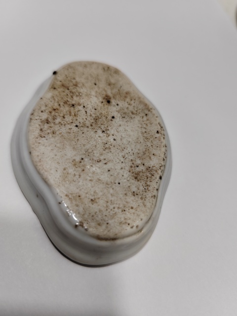 古玩陶瓷胭脂紅·軋道粉彩·開窗花卉紋海棠口碟拍賣,當前價格249元