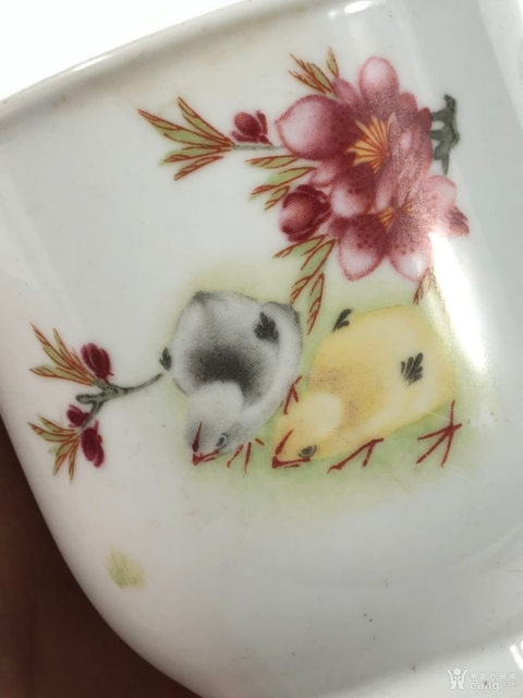 古玩陶瓷彩繪小雞圖紋手把蓋杯拍賣,當前價格110元