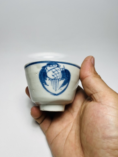 古玩陶瓷青花團(tuán)鶴紋壓手杯拍賣,當(dāng)前價(jià)格0元