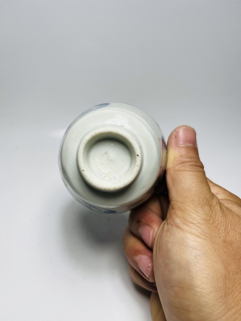 古玩陶瓷青花團(tuán)鶴紋壓手杯拍賣,當(dāng)前價(jià)格0元