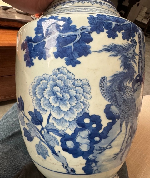 域鉴古玩】清乾隆嘉庆青花凤凰牡丹纹瓶拍卖价格/图片/值多少钱
