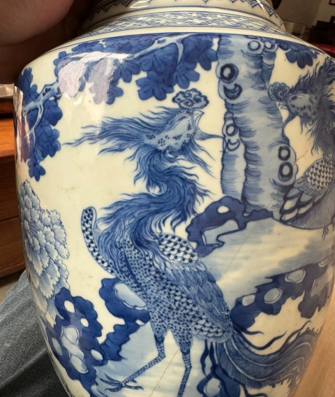 域鉴古玩】清乾隆嘉庆青花凤凰牡丹纹瓶拍卖价格/图片/值多少钱