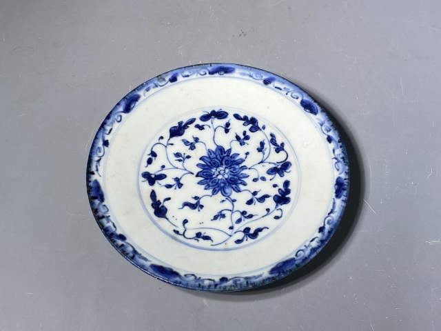 古玩陶瓷官窯制式乾隆本朝款青花纏枝蓮紋賞盤拍賣，當前價格1980元