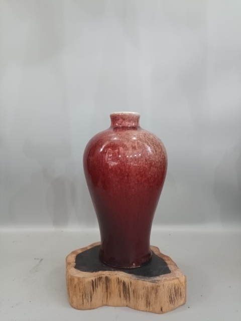 古玩陶瓷非常好看紅釉梅瓶拍賣,當前價格0元