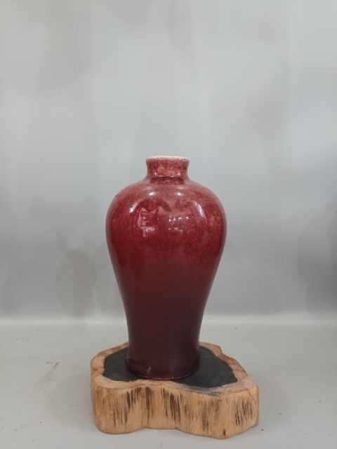 古玩陶瓷非常好看紅釉梅瓶拍賣,當前價格0元