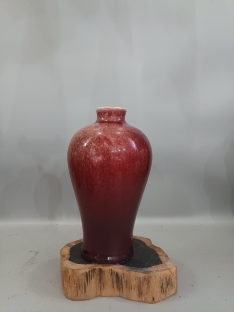 古玩陶瓷非常好看紅釉梅瓶拍賣,當前價格0元