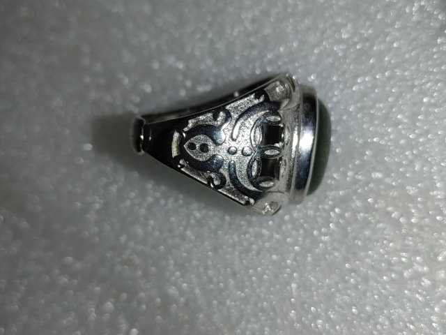 古玩雜項嵌碧玉戒指拍賣，當前價格288元