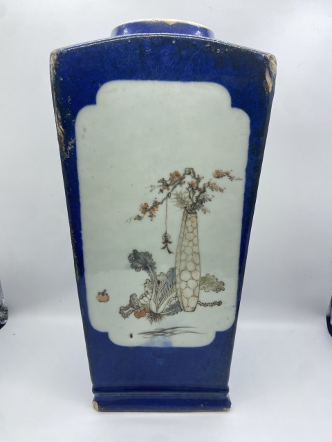 古玩陶瓷光緒 藍釉開光淺絳彩四方瓶拍賣,當前價格12800元